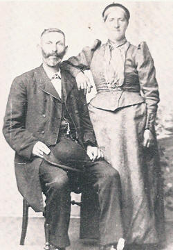 Asser and Antje Aussen, Bronkhorst, ca. 1890.